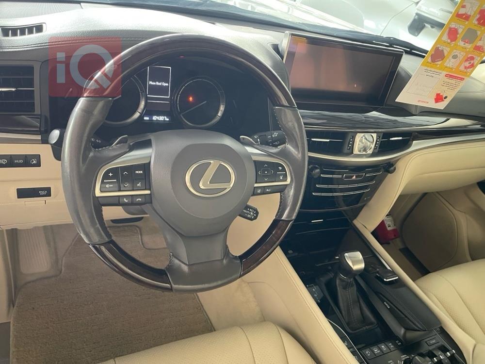 Lexus LX